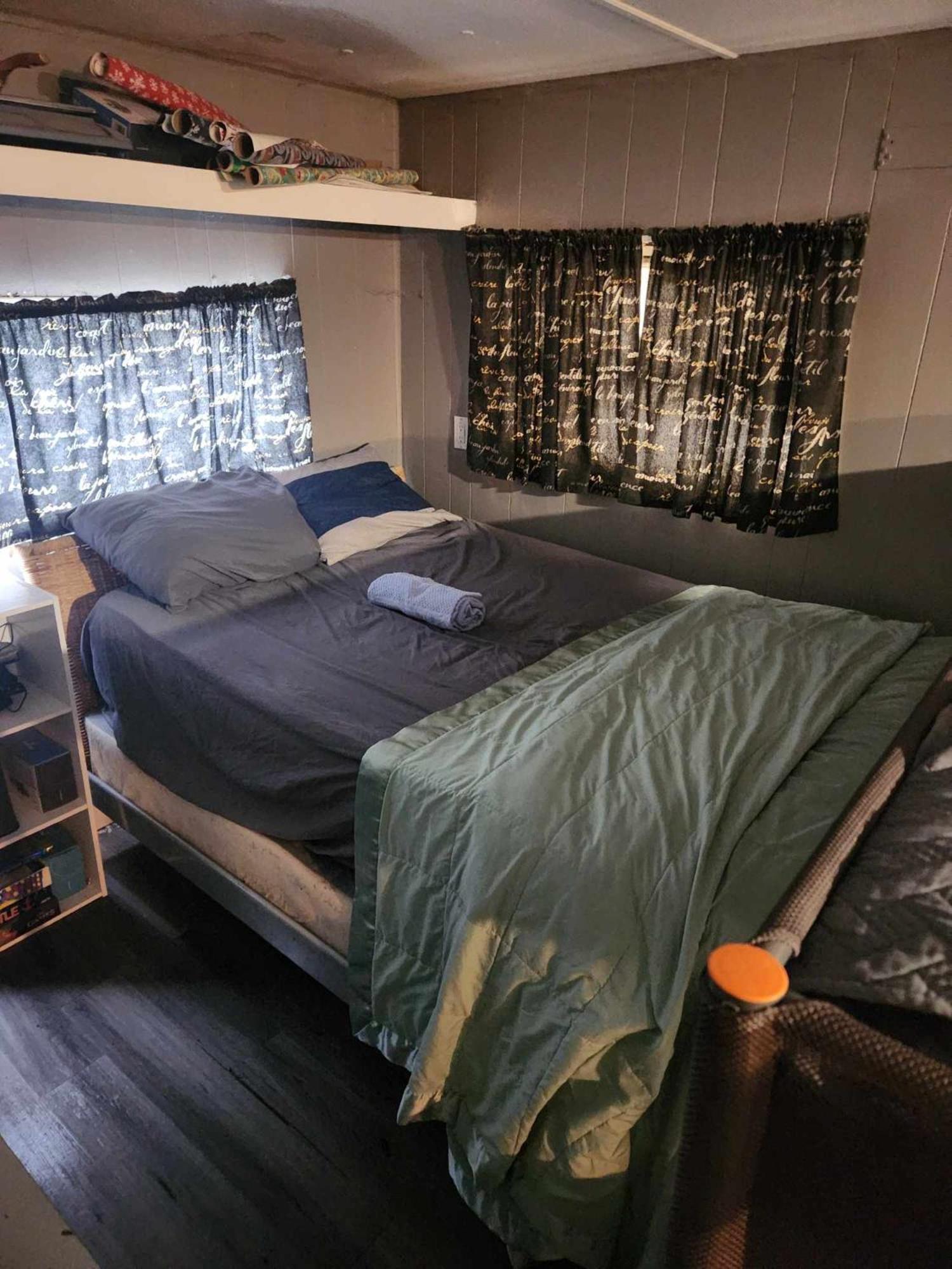 Co-Ed Dorm With Fantastic Patio! Lejlighed Ewing Eksteriør billede